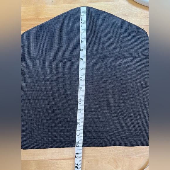 EXPRESS Envelope Faux Snakeskin Clutch - Picture 10 of 15